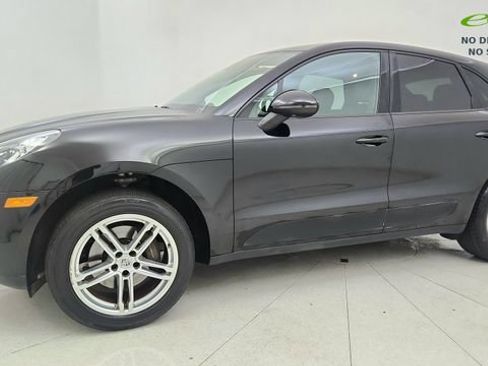 Used 2018 Porsche Macan AWD/4WD image 3