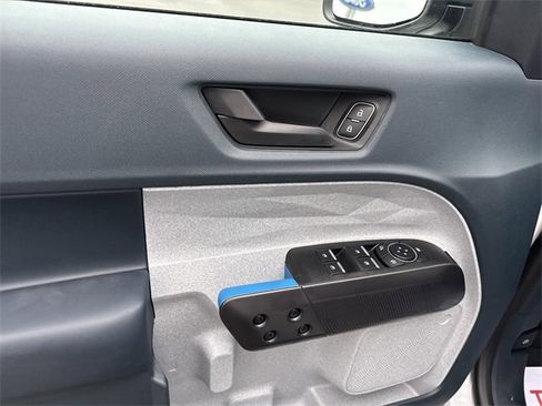 New 2025 Ford Maverick XLT image 15