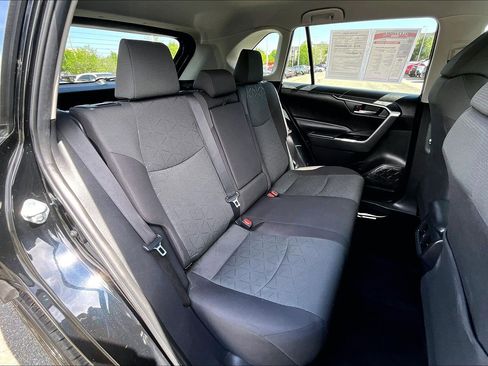 Used 2024 Toyota RAV4 XLE FWD image 25