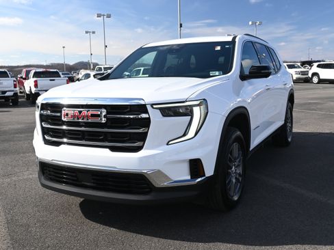 Used 2025 GMC Acadia Elevation image 4