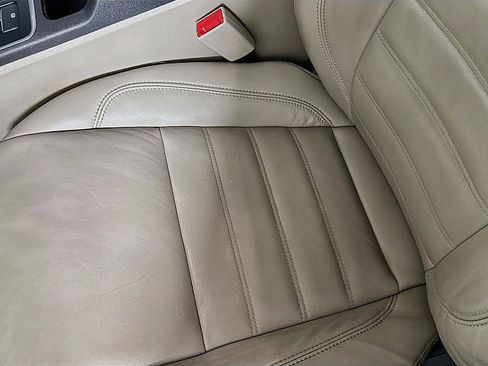 Used 2018 Ford Escape SEL w/ Ford Safe & Smart Package FWD image 19