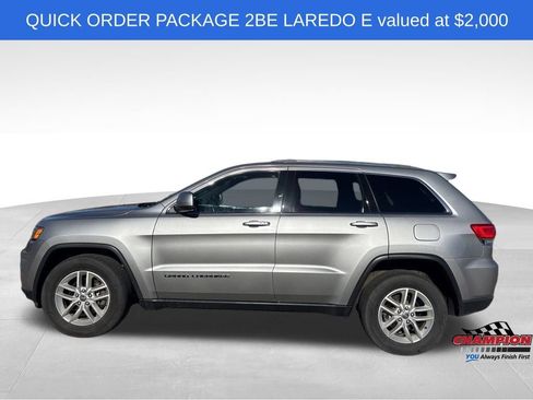 Used 2018 Jeep Grand Cherokee Laredo image 2