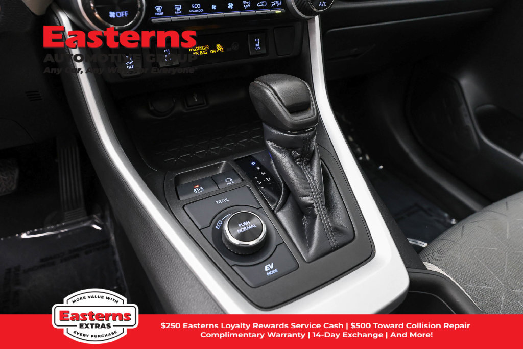 Used 2022 Toyota RAV4 XLE w/ Convenience Package AWD/4WD image 14