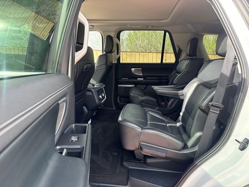 Certified 2025 Ford Expedition Platinum image 16