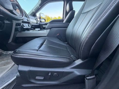 Used 2020 Ford F350 Lariat w/ Lariat Ultimate Package AWD/4WD image 28