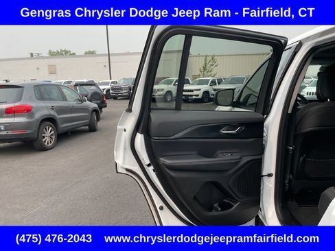 Certified 2023 Jeep Grand Cherokee Laredo X AWD/4WD image 36
