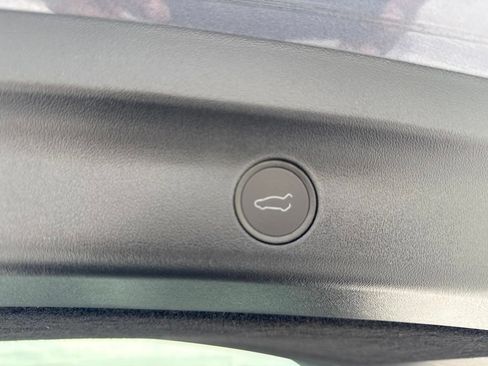 Used 2023 Tesla Model Y AWD image 19