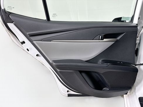 Used 2025 Toyota Camry SE image 25