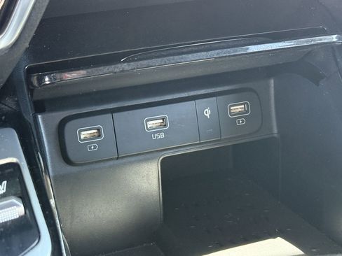Used 2023 Kia Sorento SX AWD/4WD image 14