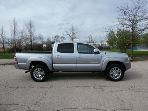 Used 2014 Toyota Tacoma 4x4 Double Cab w/ Limited Package image 4