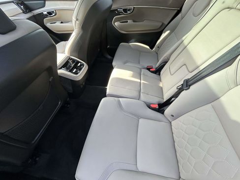 Certified 2025 Volvo XC90 B6 Plus image 12