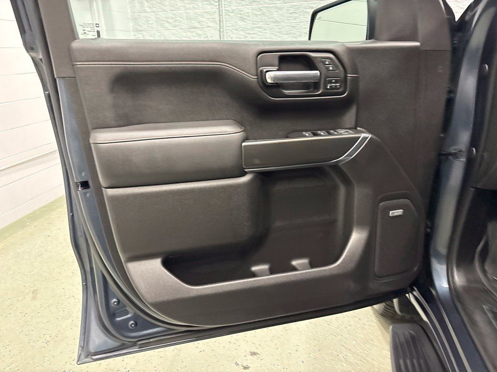 Used 2019 GMC Sierra 1500 AT4 w/ Off Road Performance Package AWD/4WD image 16