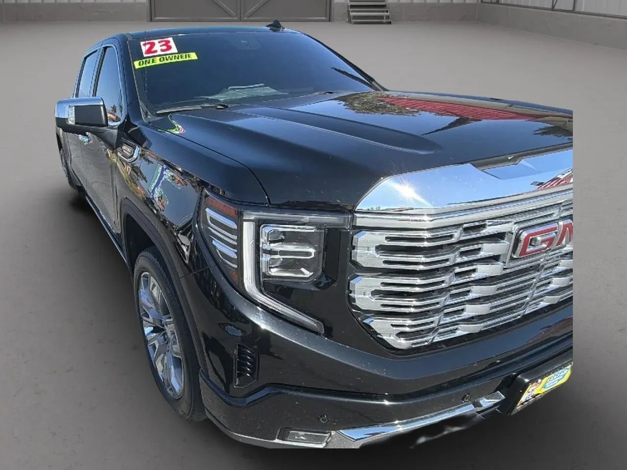 Used 2023 GMC Sierra 1500 Denali w/ Denali Reserve Package AWD/4WD image 3