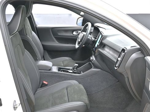 Used 2023 Volvo C40 P8 Recharge Ultimate AWD/4WD image 35