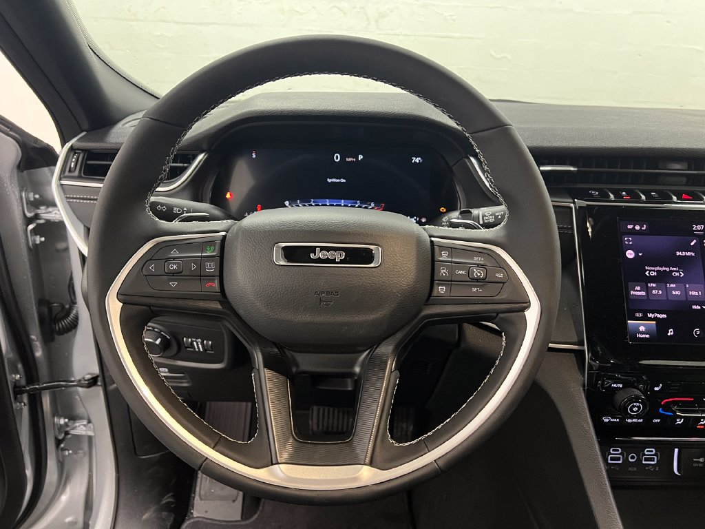 New 2025 Jeep Grand Cherokee Altitude RWD image 17
