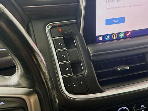 Used 2021 Chevrolet Tahoe Z71 w/ Luxury Package AWD/4WD image 14