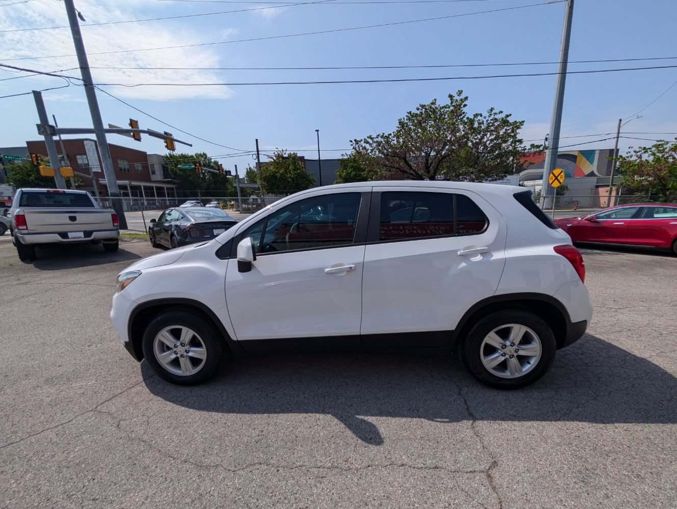 Used 2020 Chevrolet Trax LS w/ Tint and Cruise Package FWD image 9