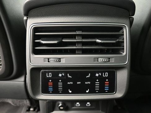 Used 2023 Audi SQ7 Prestige w/ Prestige Package AWD/4WD image 22