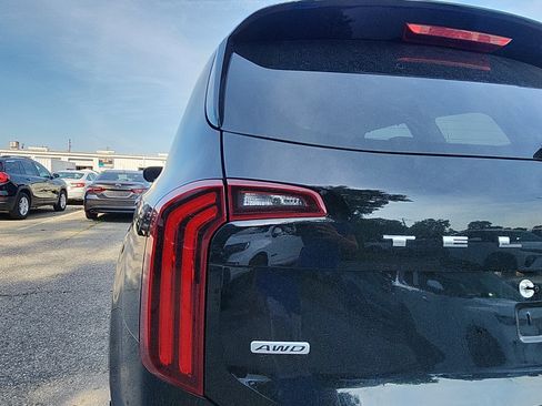 Used 2020 Kia Telluride EX AWD/4WD image 10