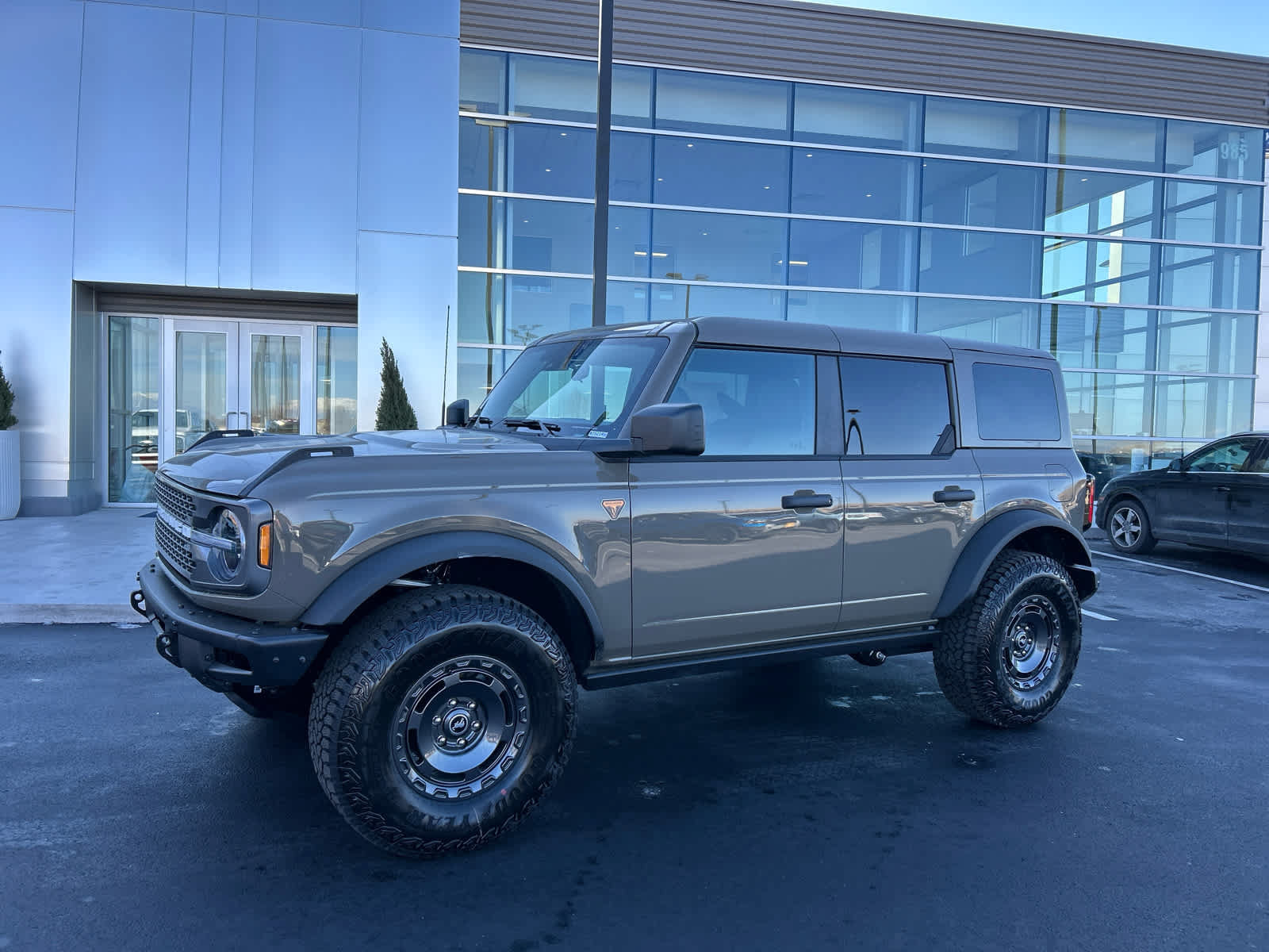 Used 2025 Ford Bronco Badlands w/ Sasquatch Package AWD/4WD image 1