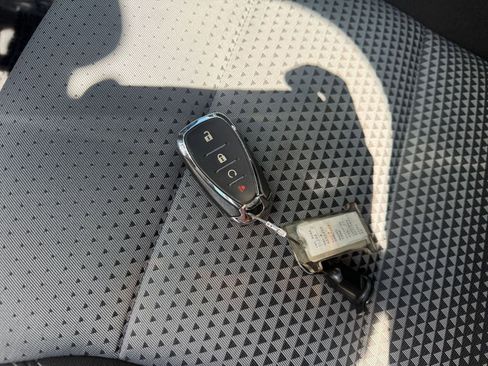 Used 2025 Chevrolet Trax LT image 20