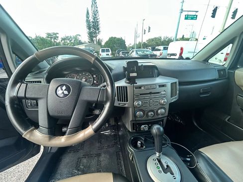 Used 2005 Mitsubishi Endeavor XLS FWD image 15