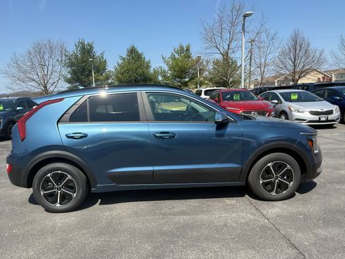 New 2025 Kia Niro EX w/ EX Cold Weather Package image 4