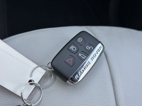 Used 2016 Land Rover Range Rover Evoque SE image 26