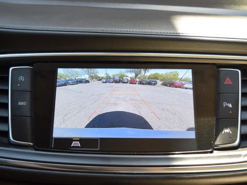 Used 2023 Buick Enclave Essence AWD/4WD image 26