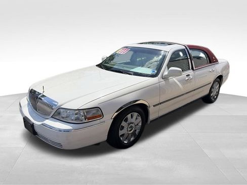 Used 2004 Lincoln Town Car Ultimate RWD image 33