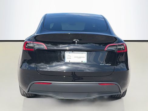 Used 2025 Tesla Model Y Long Range AWD/4WD image 4