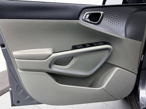Certified 2023 Kia Soul LX image 10