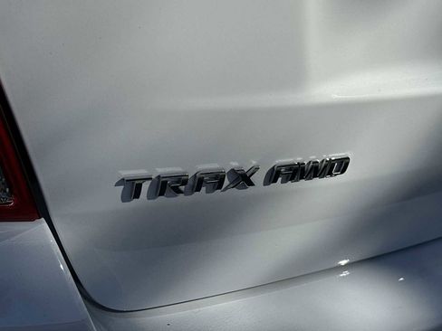 Certified 2022 Chevrolet Trax LS w/ Tint and Cruise Package image 11