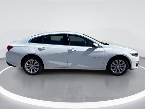 Used 2025 Chevrolet Malibu LT FWD image 9