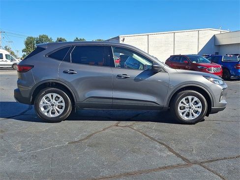 New 2026 Ford Escape Active image 8