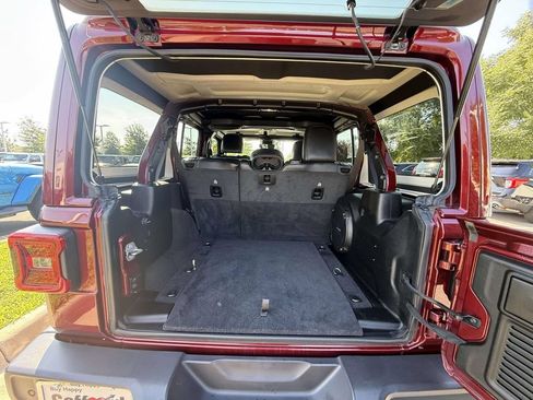 Used 2021 Jeep Wrangler Unlimited Sahara AWD/4WD image 33
