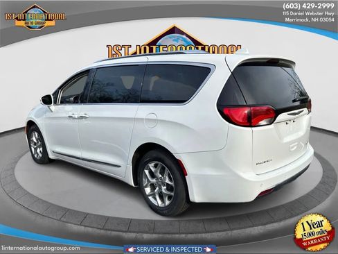 Used 2018 Chrysler Pacifica Limited FWD image 6