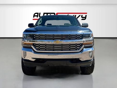 Used 2018 Chevrolet Silverado 1500 LT w/ All Star Edition AWD/4WD image 2