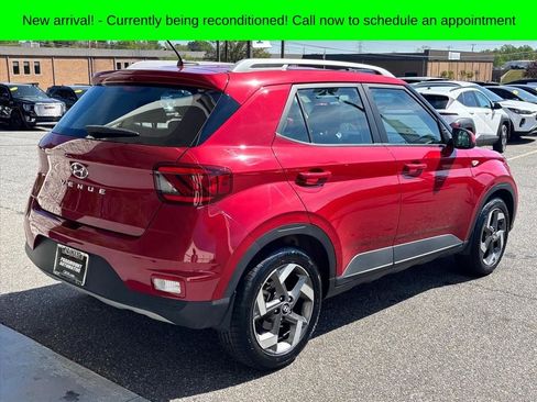 Used 2023 Hyundai Venue SEL image 26