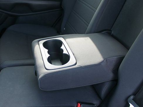 Used 2016 Kia Sorento LX image 32