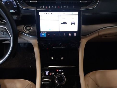 Used 2022 Jeep Grand Cherokee L Limited image 18