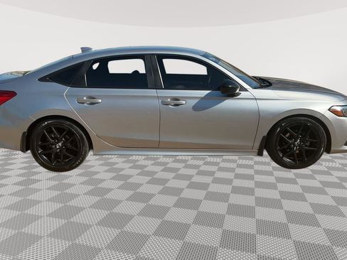 Used 2024 Honda Civic Sport image 4