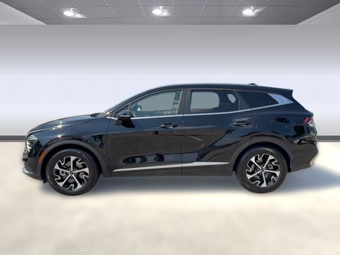 Used 2024 Kia Sportage EX FWD image 2