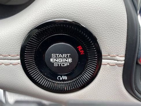 Used 2025 Jeep Compass Limited AWD/4WD image 9