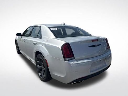 Used 2023 Chrysler 300 S RWD image 3