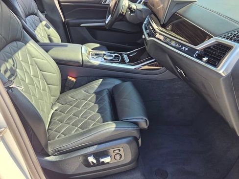 Used 2024 BMW X7 xDrive40i AWD/4WD image 19