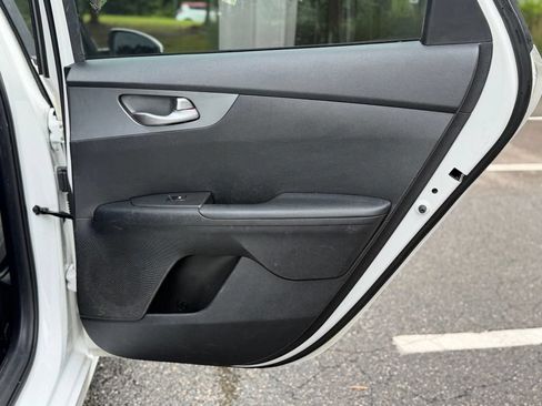 Used 2019 Kia Forte LXS FWD image 17