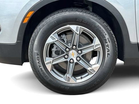 Used 2024 Chevrolet Blazer LT w/ Convenience Package FWD image 8
