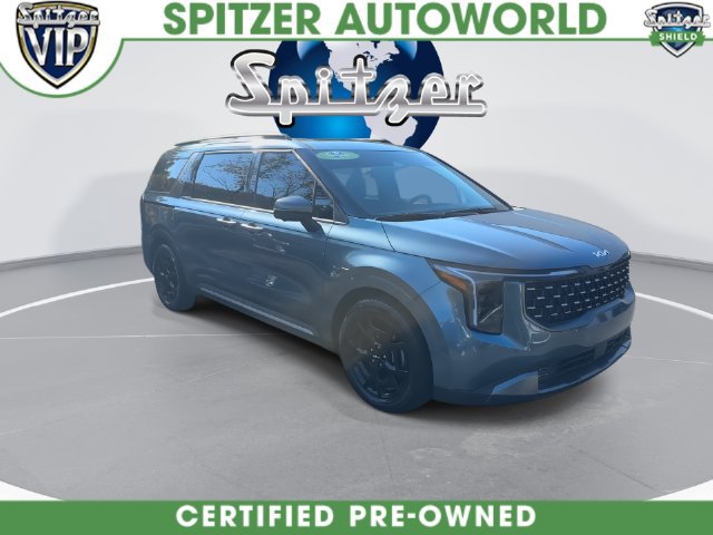 Used 2025 Kia Carnival SX w/ SX Dark Edition Package FWD image 3