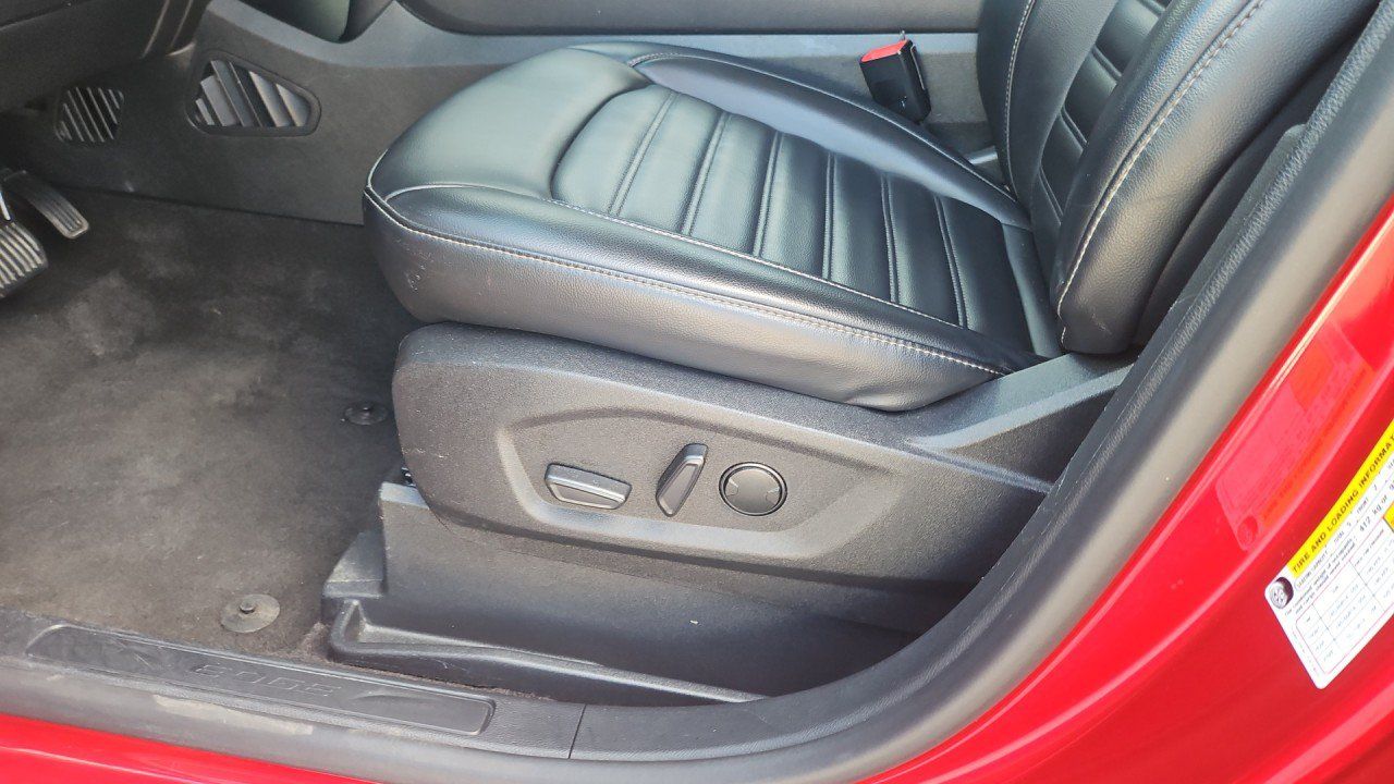Used 2024 Ford Edge SEL AWD/4WD image 11